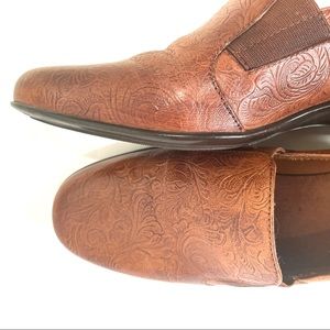 NWT !! Vintage !!!Walking Cradles Loafers, sz 7,